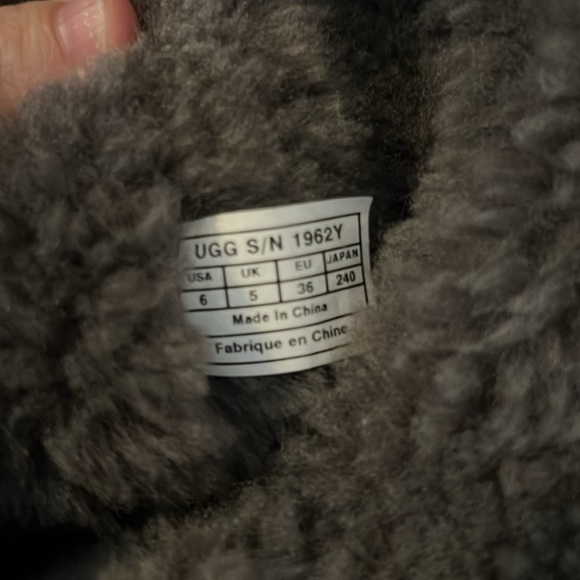 Ugg boots size 6 - Picture 6 of 6